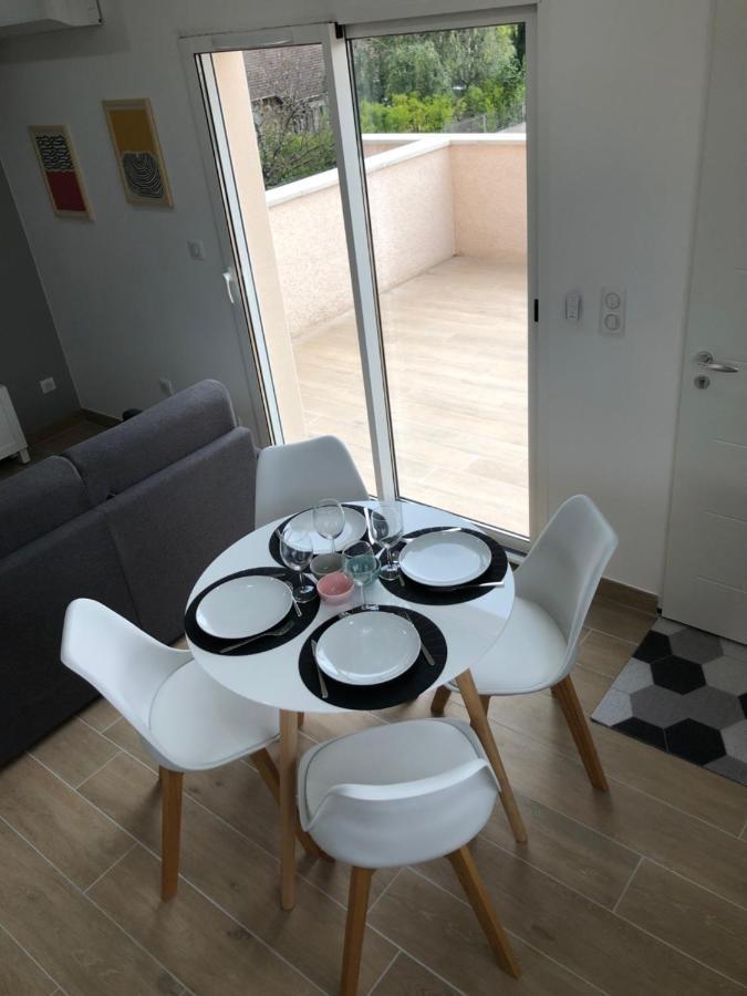 La Parenthese Balneo T2 Cosy De 40M² Avec Terrasse Apartment Ternay  Luaran gambar